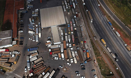 Camioneros bloquean las principales autovías y autopistas en Brasil